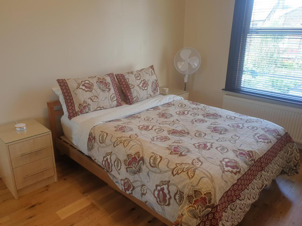 London Luxury 2 Bedroom Flat 5Min Walk From Overground, With Free Wifi, Free Parking-Sleeps X6 Ilford Exterior foto