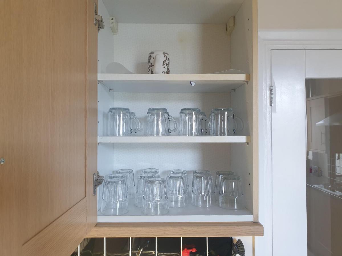 London Luxury 2 Bedroom Flat 5Min Walk From Overground, With Free Wifi, Free Parking-Sleeps X6 Ilford Exterior foto