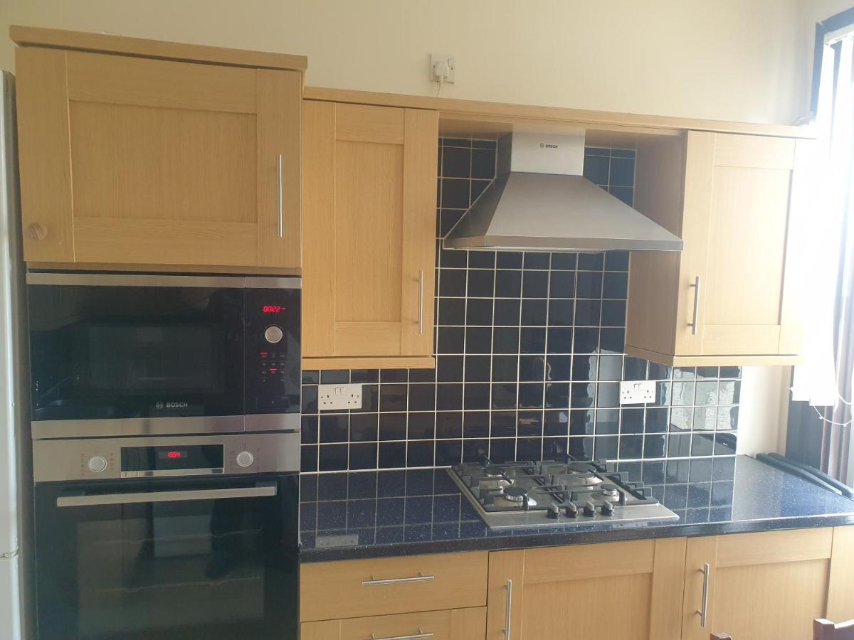 London Luxury 2 Bedroom Flat 5Min Walk From Overground, With Free Wifi, Free Parking-Sleeps X6 Ilford Exterior foto