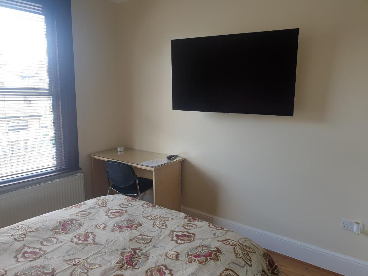 London Luxury 2 Bedroom Flat 5Min Walk From Overground, With Free Wifi, Free Parking-Sleeps X6 Ilford Exterior foto