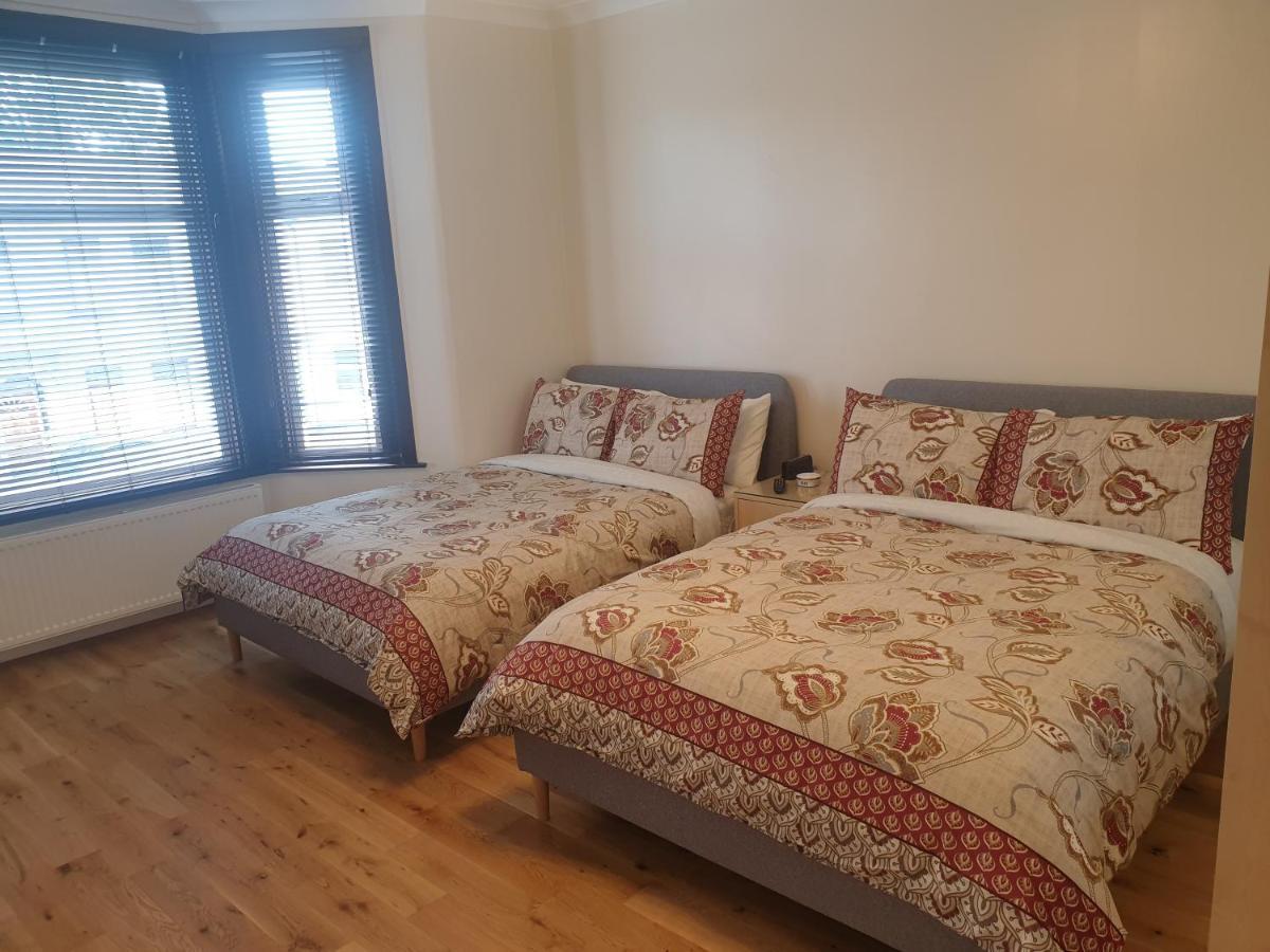 London Luxury 2 Bedroom Flat 5Min Walk From Overground, With Free Wifi, Free Parking-Sleeps X6 Ilford Exterior foto
